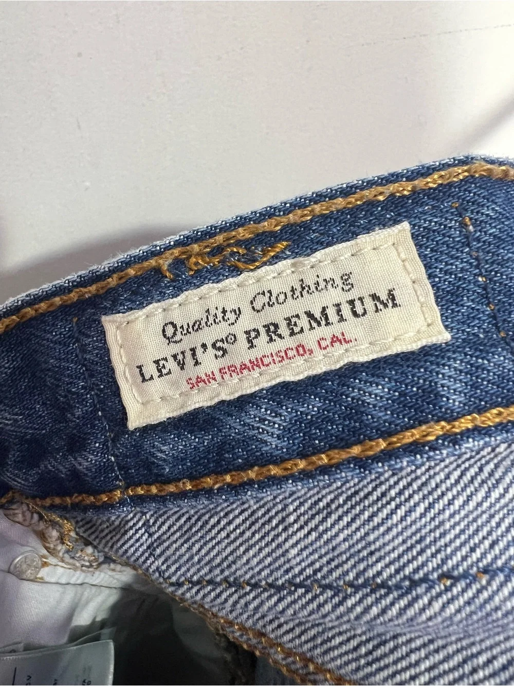 Levi's blue denim 501 Original Short in Roll Away size 30